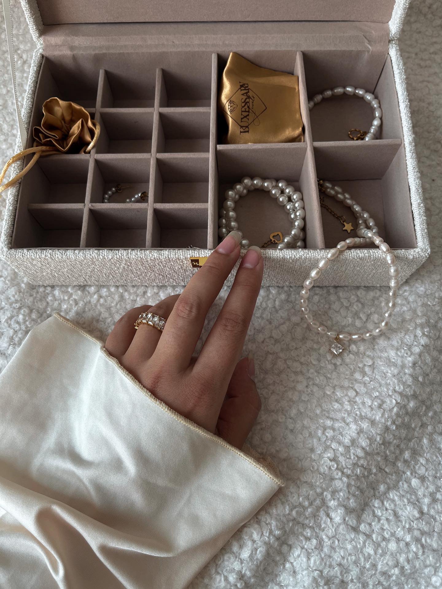 Luxessary Schmuck- Handgemachter Perlenschmuck & Edelstahl