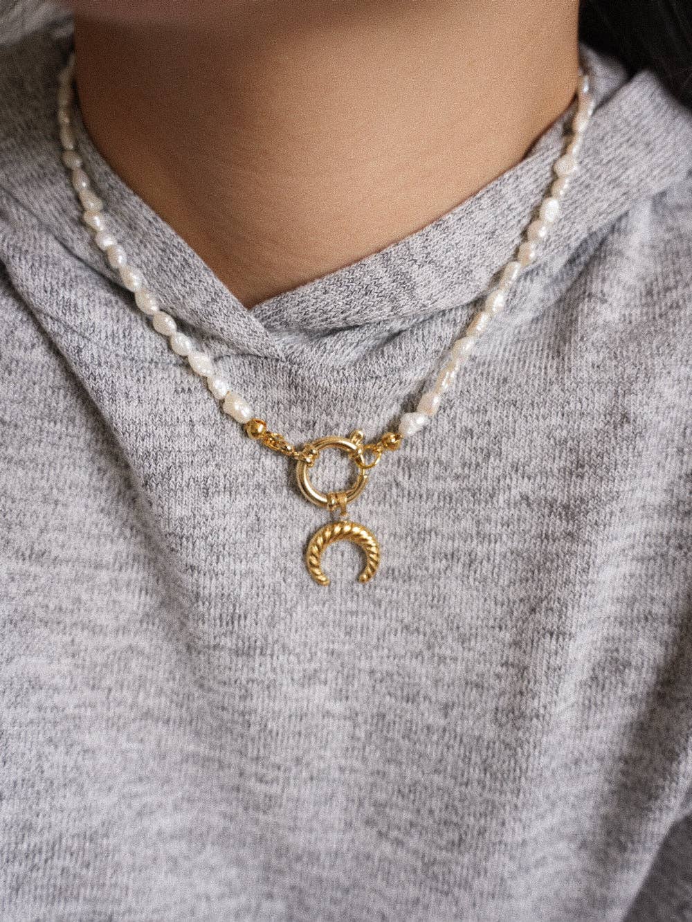 Charm Mond aus 18kt vergoldetem Edelstahl