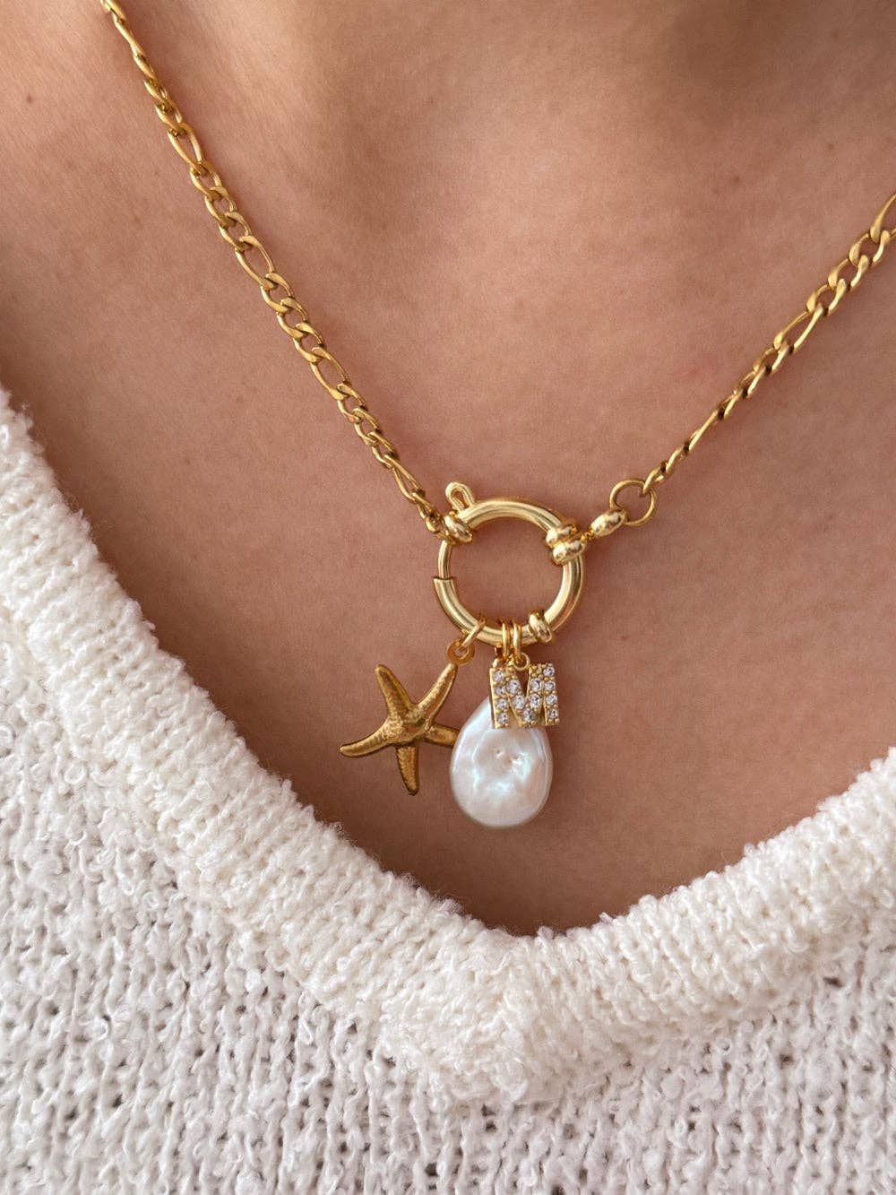 18kt vergoldete Kette mit Charms von Luxessary