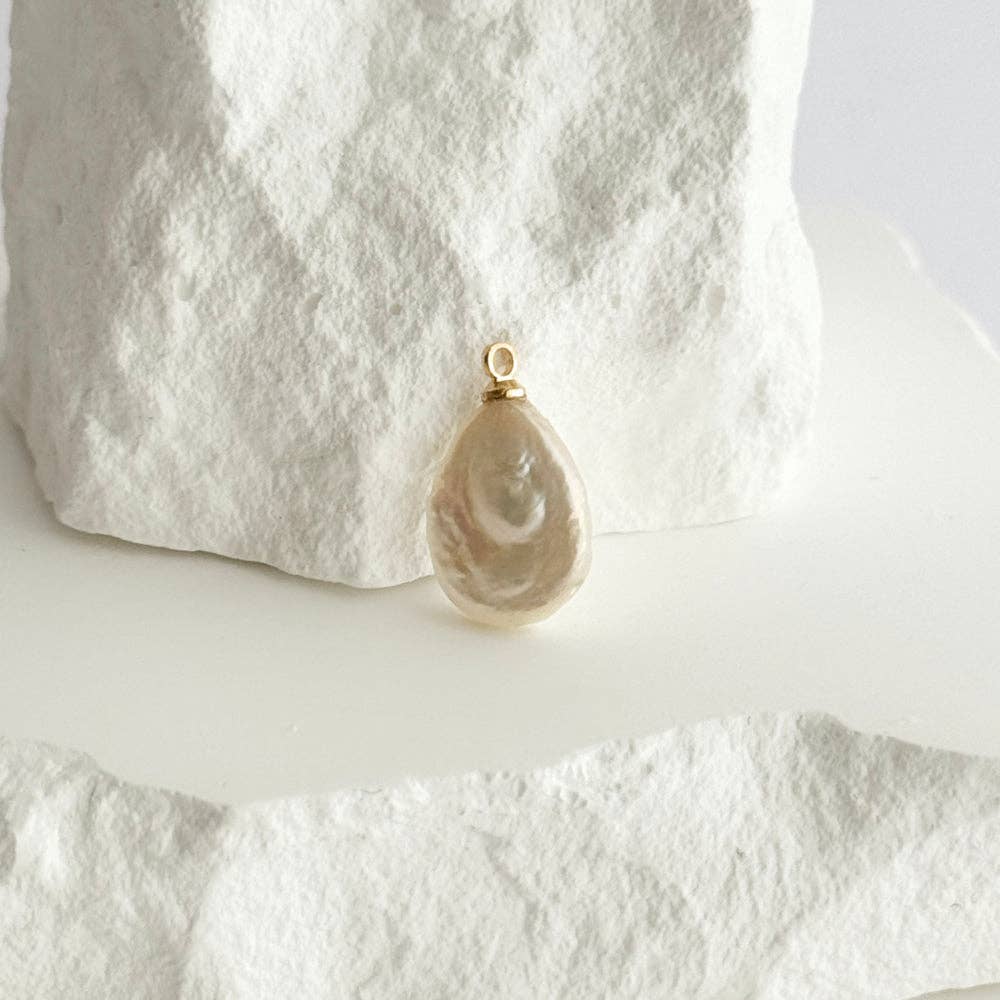 Charm aus Süßwasserperle- Luxessary