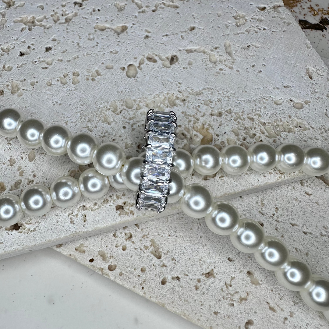 Ring "Estrella" aus Titan mit Zirkonia