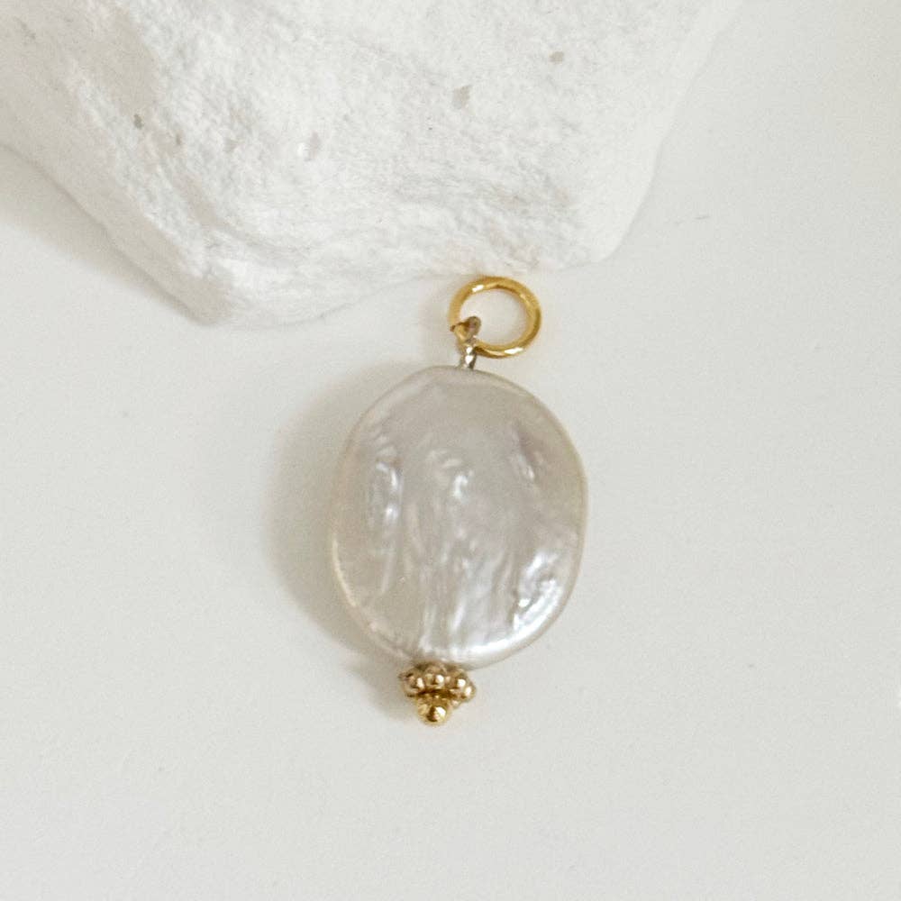 Charm aus Süßwasserperle