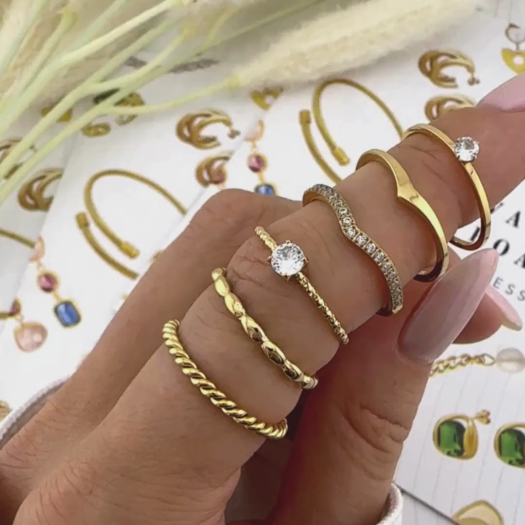 Zarter Ring aus Edelstahl "Goldie"