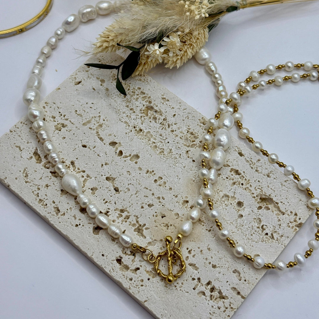 Collier aus Süßwasserperlen mit Toggle-Verschluss