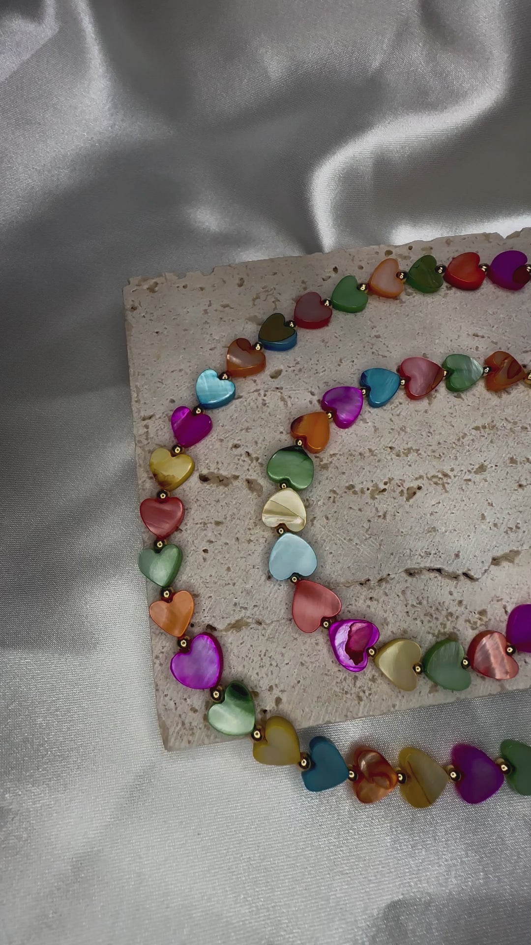 Schmuckset aus bunten Herzen